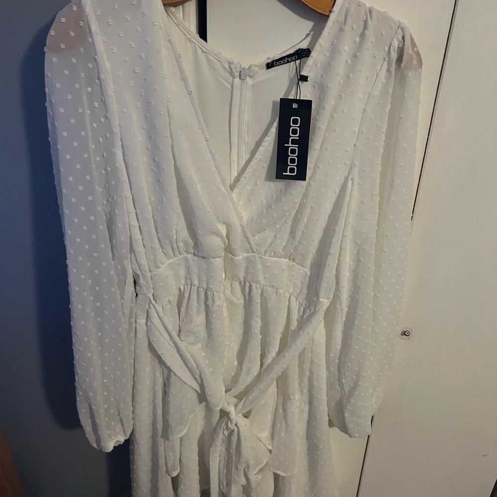 Boohoo Cream Long Sleeve Women's Dress